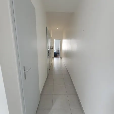 Dans Colocation - - *