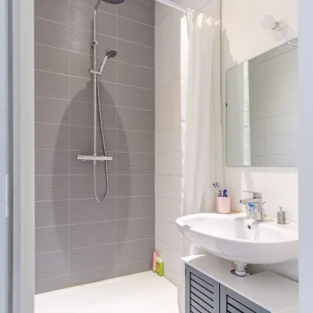 Dans Colocation - - Homestay