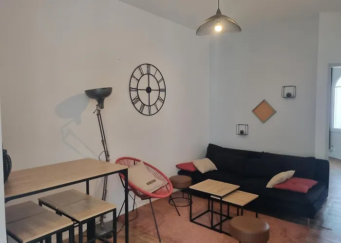 Dans Colocation - - *