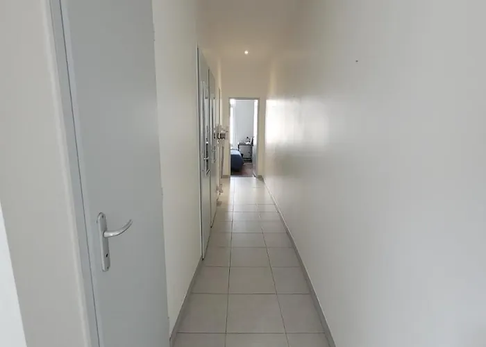 Dans Colocation - - Homestay *